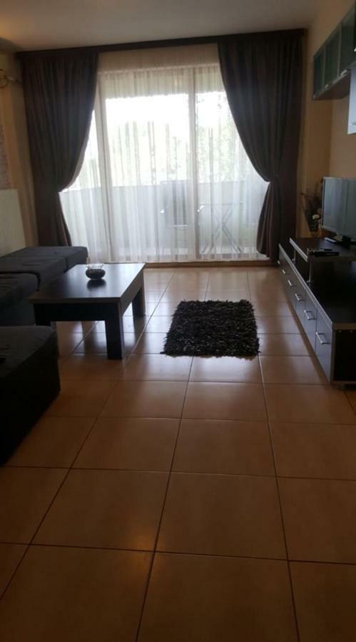 Nick Apartments Mamaia Luaran gambar